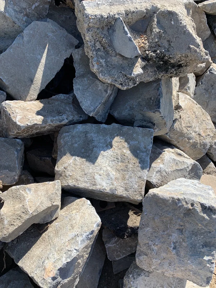 Blue Limestone Building Stone for Sale – Corner St - Image 3