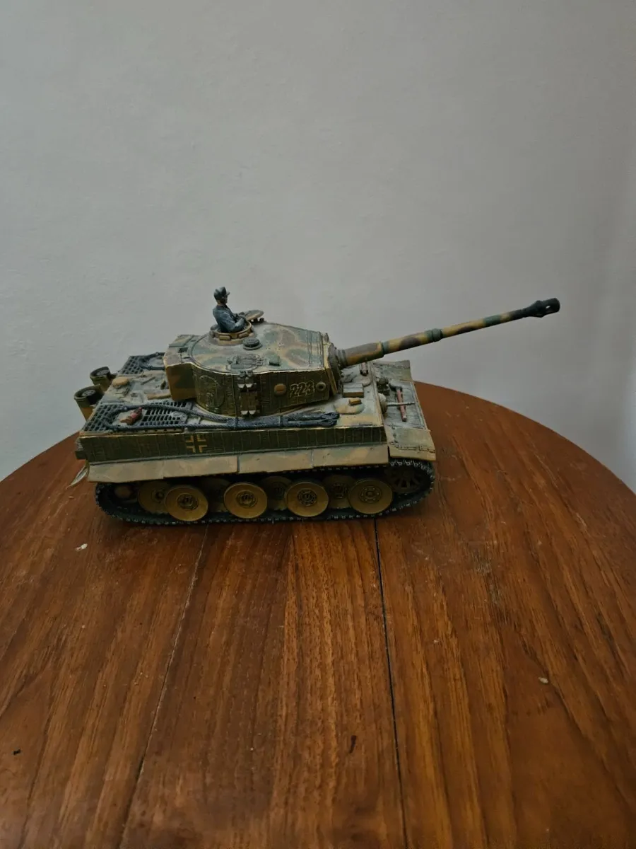 Corgi Forces of Valor German WW2 Tiger - Image 1