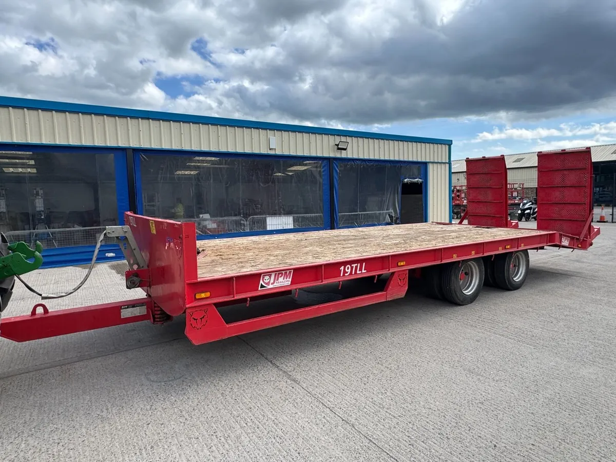 24ft JPM 19 TON TWIN AXLE BEAVERTAIL LOW LOADER - Image 3