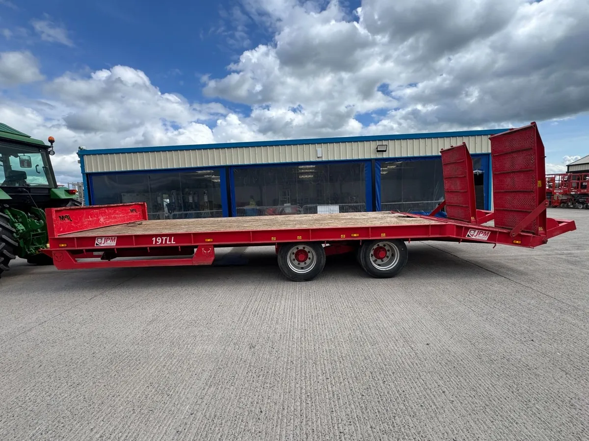 24ft JPM 19 TON TWIN AXLE BEAVERTAIL LOW LOADER - Image 4