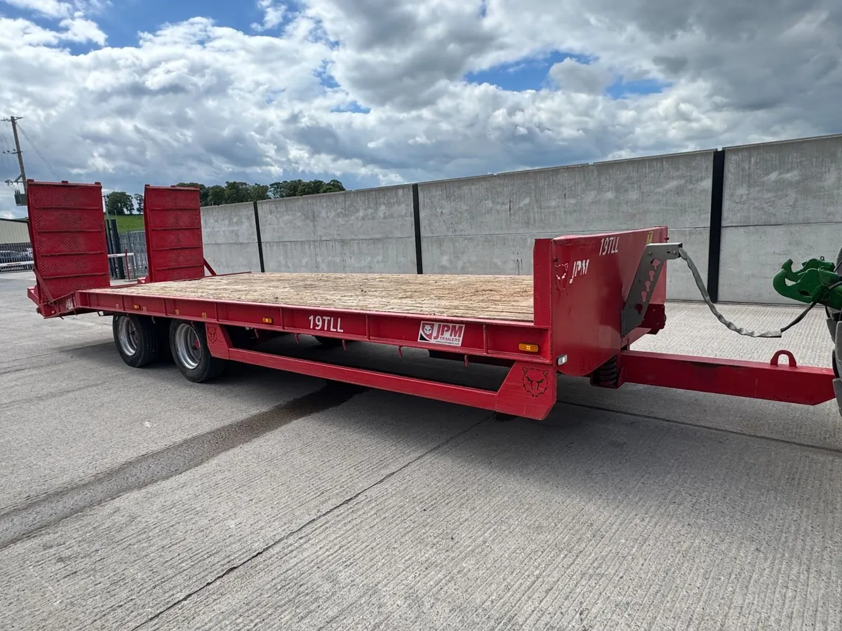 24ft JPM 19 TON TWIN AXLE BEAVERTAIL LOW LOADER - Image 1