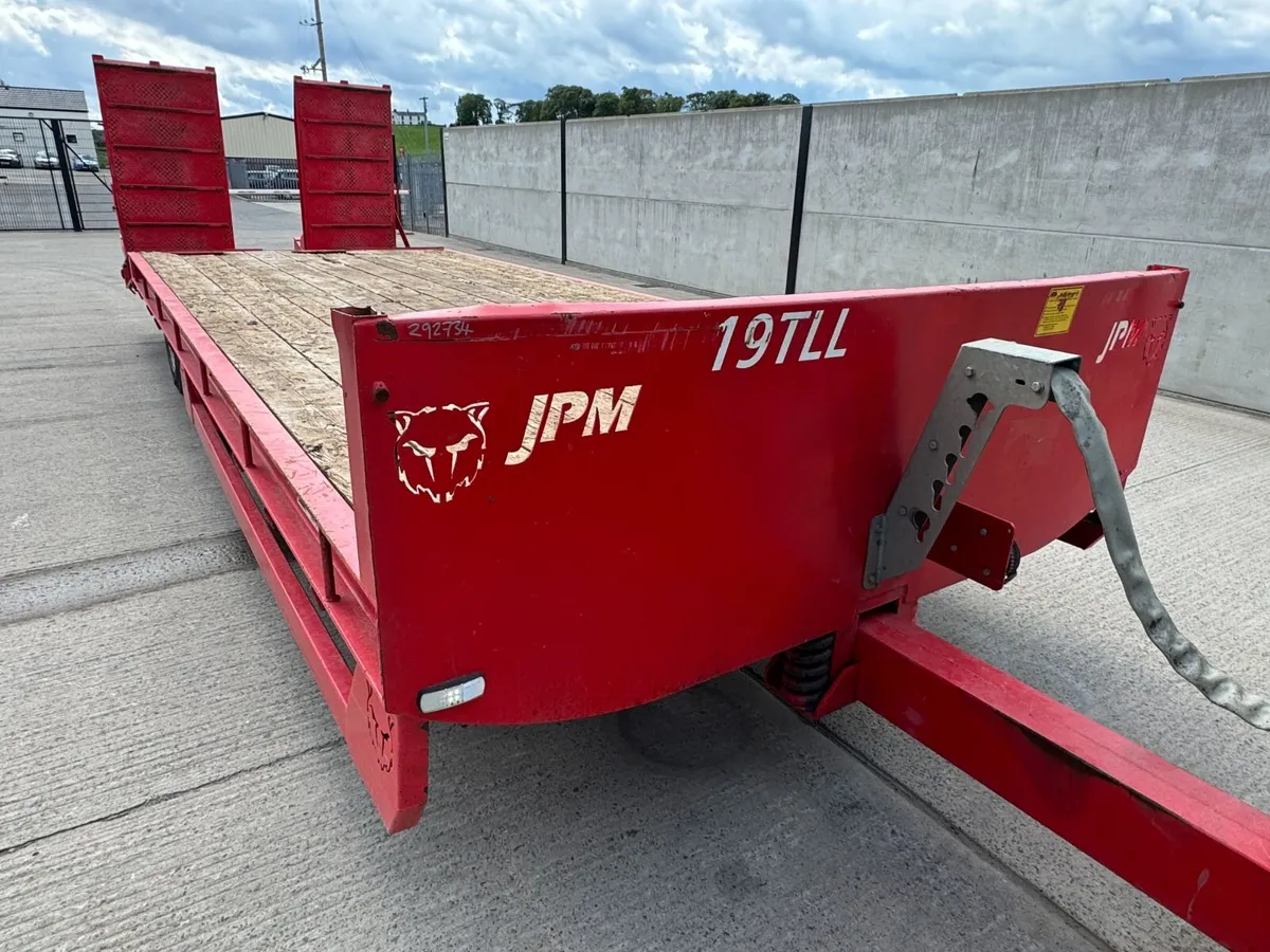 24ft JPM 19 TON TWIN AXLE BEAVERTAIL LOW LOADER - Image 2