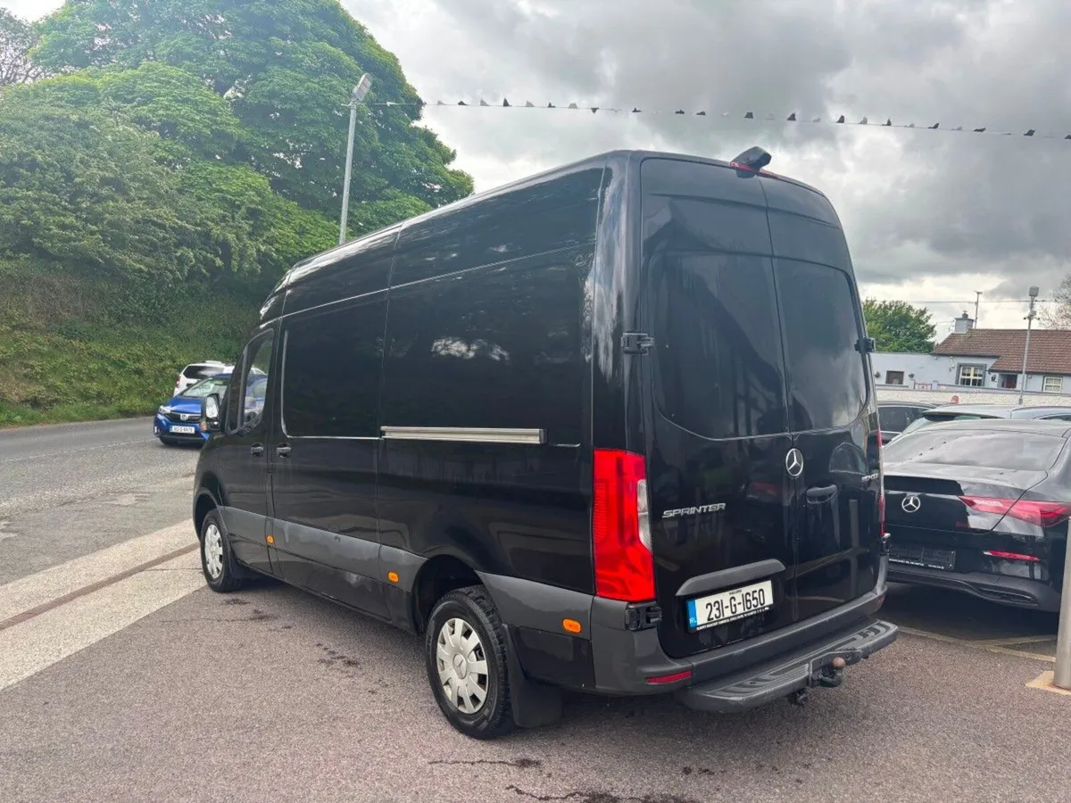 Mercedes-Benz Sprinter 317 - Image 2