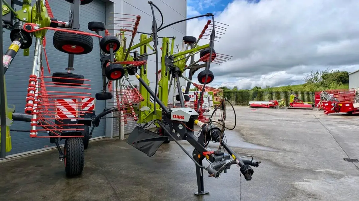2023 CLAAS 2700 - Image 3