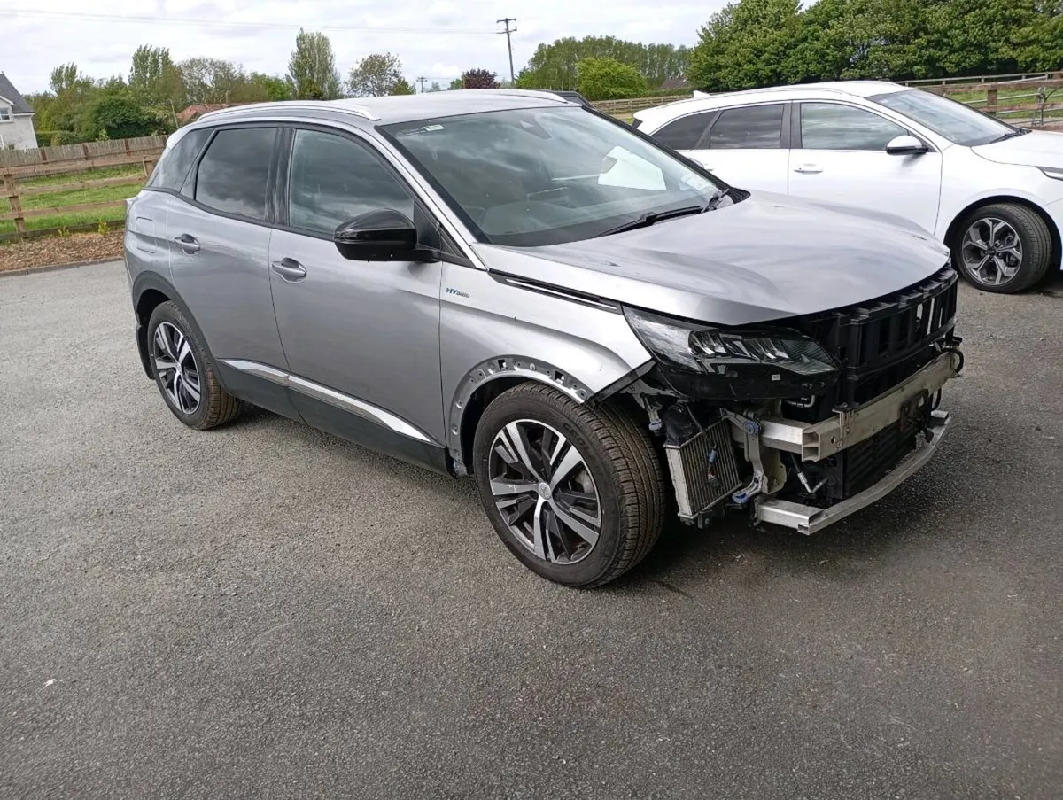 2022 Peugeot 3008 auto hybrid plug-in - Image 1
