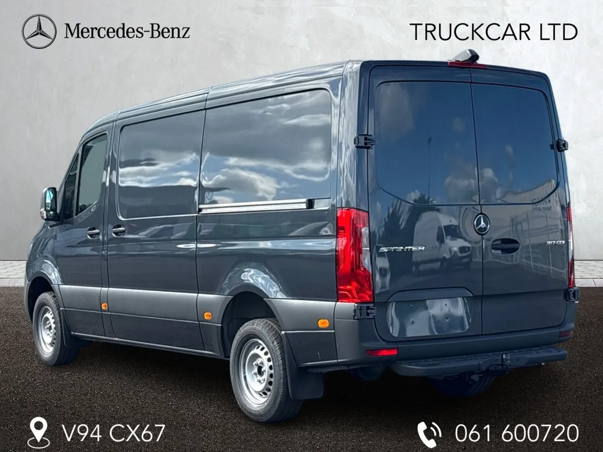 317/36 Mercedes Benz Sprinter Select Low Roof A/T - Image 4