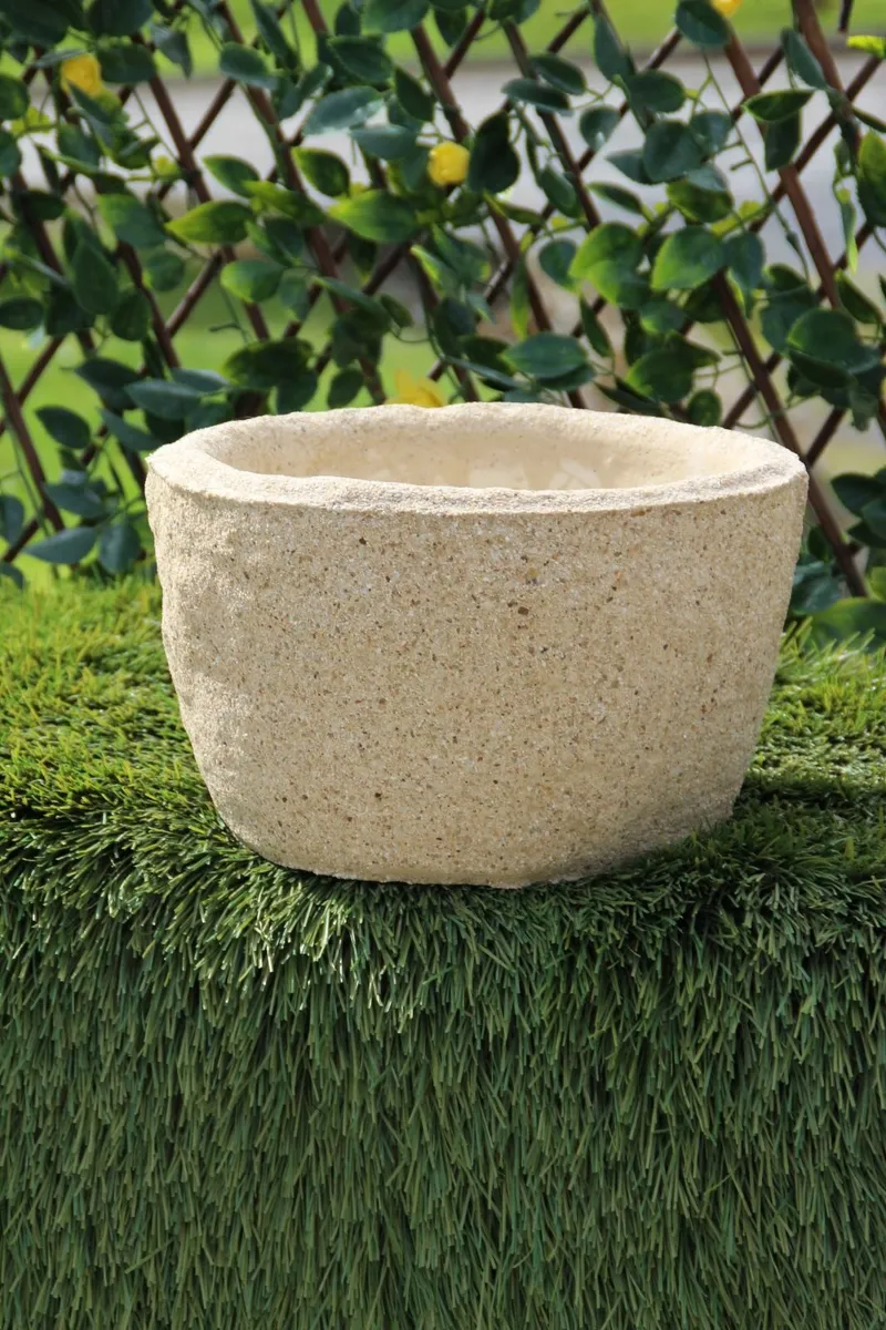 Reconstituted Sandstone Flower pots - Image 2
