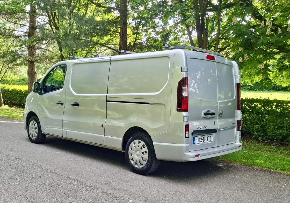 Opel Vivaro 2016 DOE 4/26 - Image 2