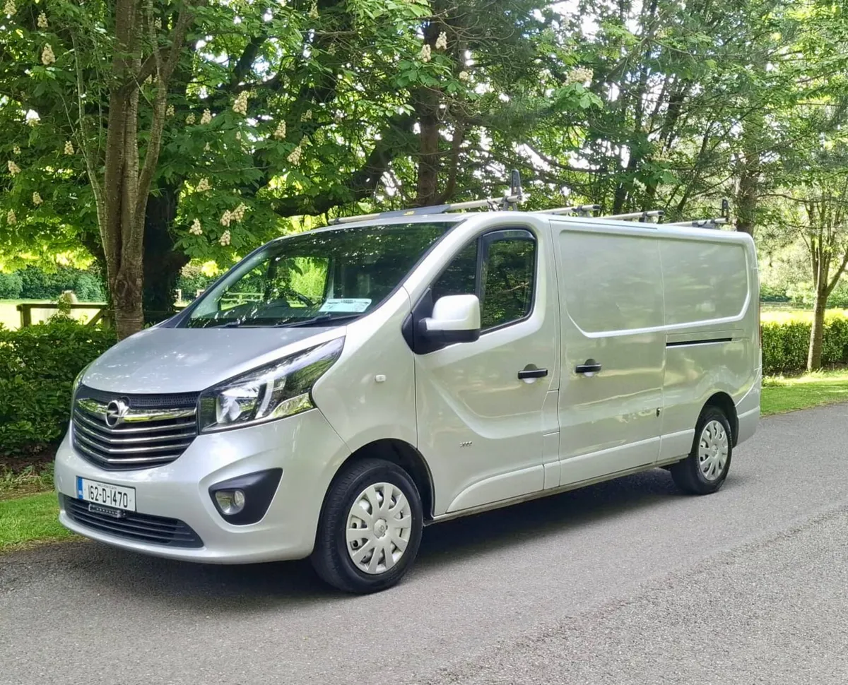 Opel Vivaro 2016 DOE 4/26 - Image 1