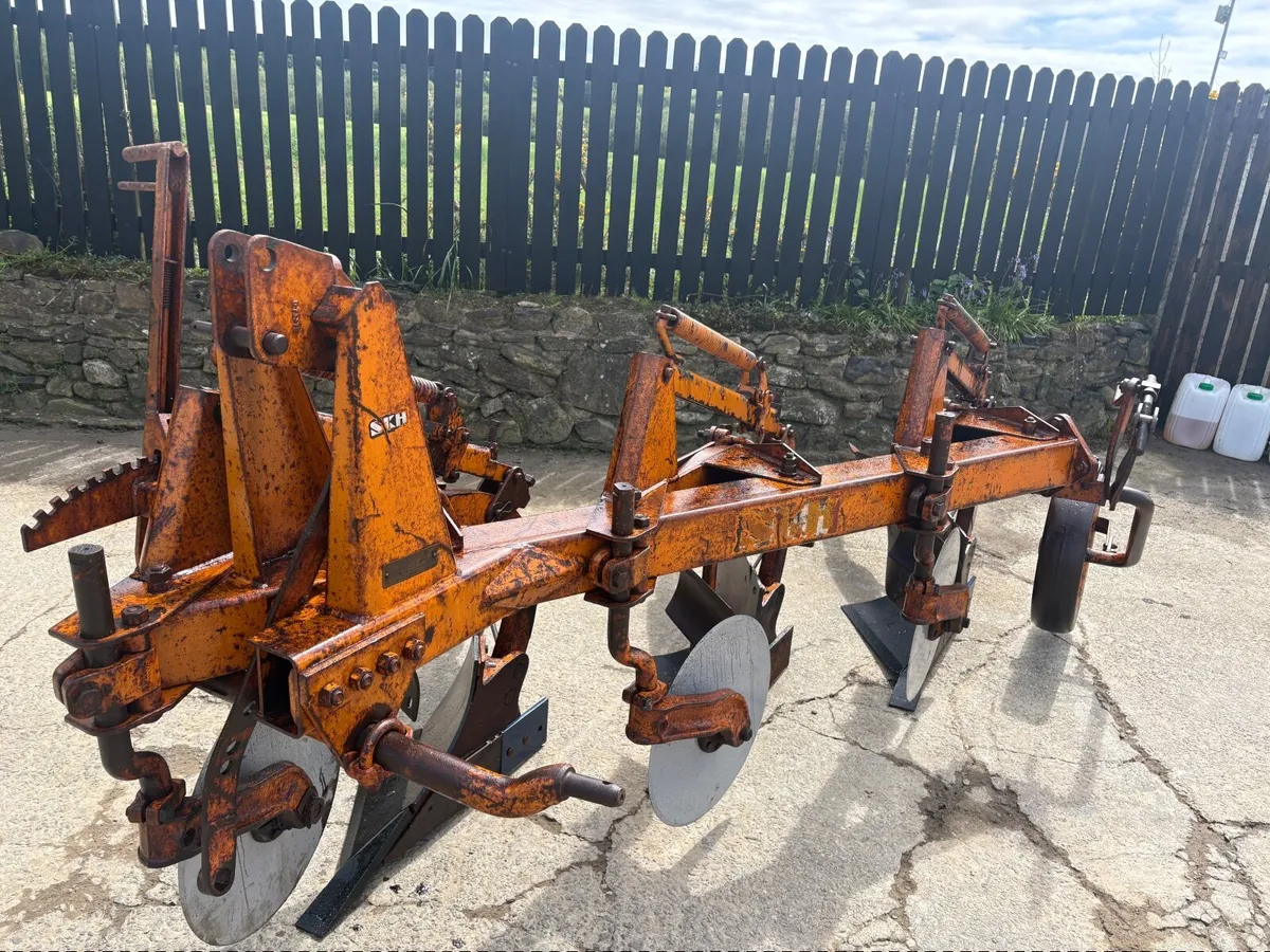 Overum 3 Furrow Plough - Vari Width - Image 1