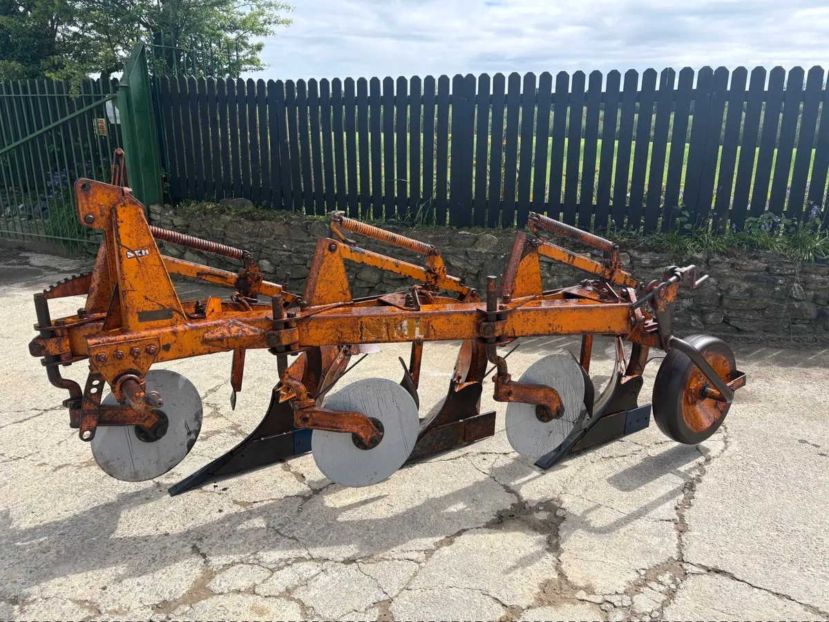 Overum 3 Furrow Plough - Vari Width - Image 2
