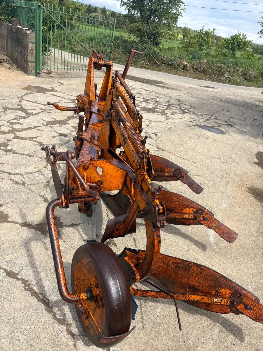 Overum 3 Furrow Plough - Vari Width - Image 4