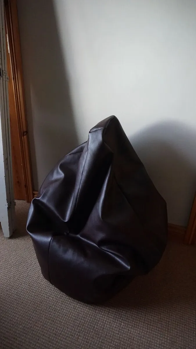2 x Leatherette Bean Bags MINT CONDITION - Image 4
