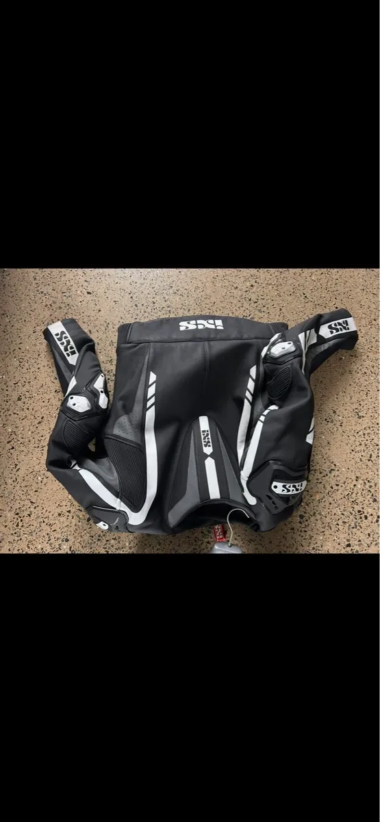Motorbike race suit brand new only worn in shop - Image 4
