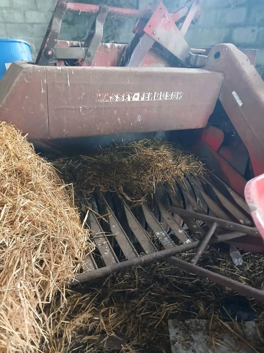 Square baler - Image 1