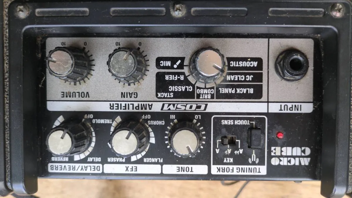 Amplifier ( battery/ mains power ) - Image 2