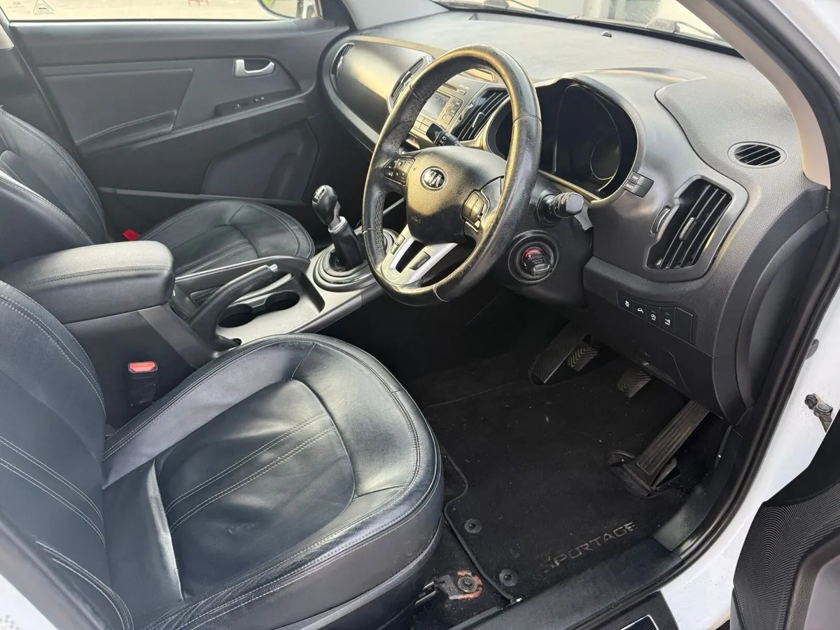 2014 Kia Sportage (cat s) - Image 2