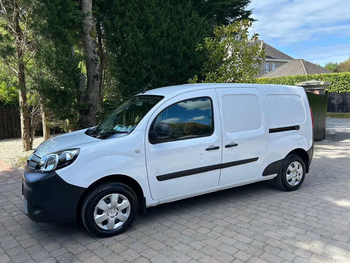 Renault Kangoo EV Auto DOE 01/27 only 18kms €5950 - Image 2