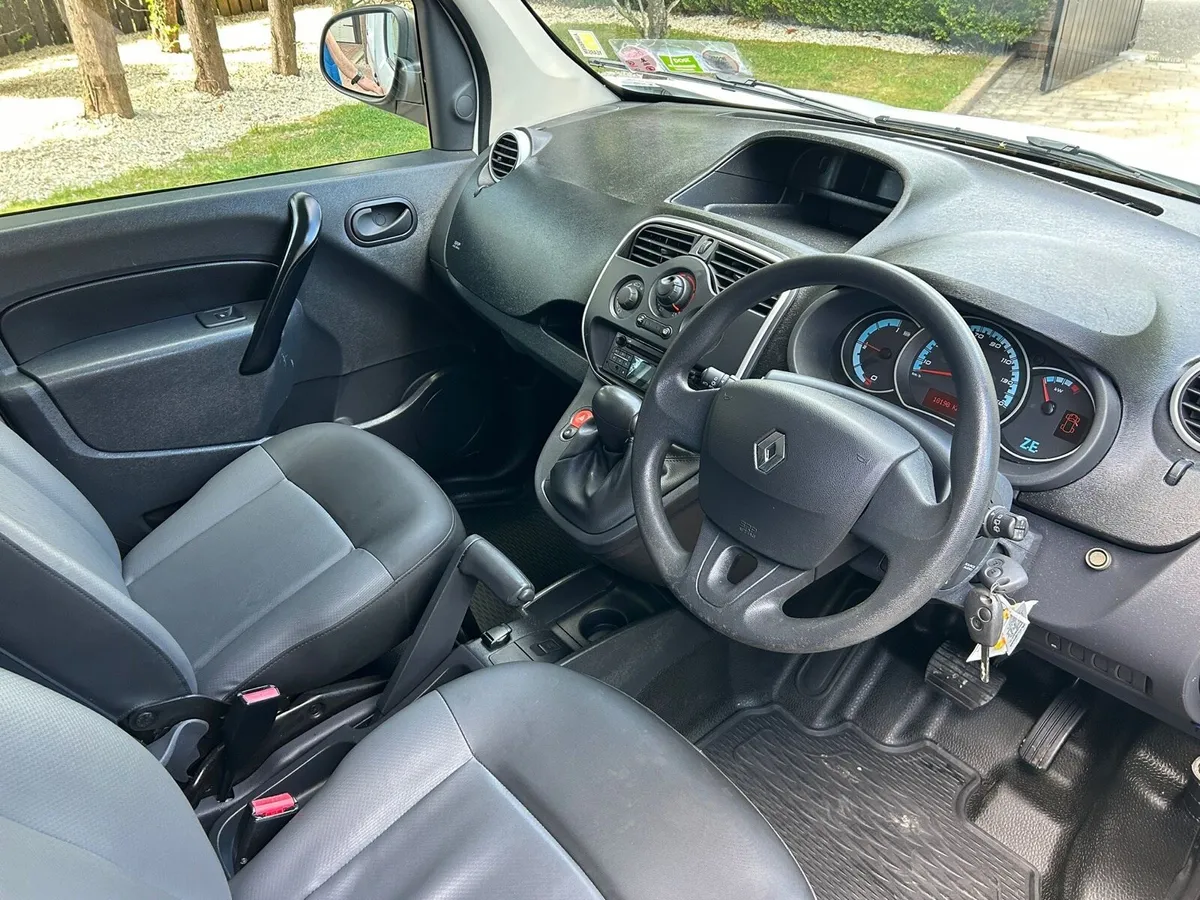 Renault Kangoo EV Auto DOE 01/27 only 18kms €5950 - Image 4