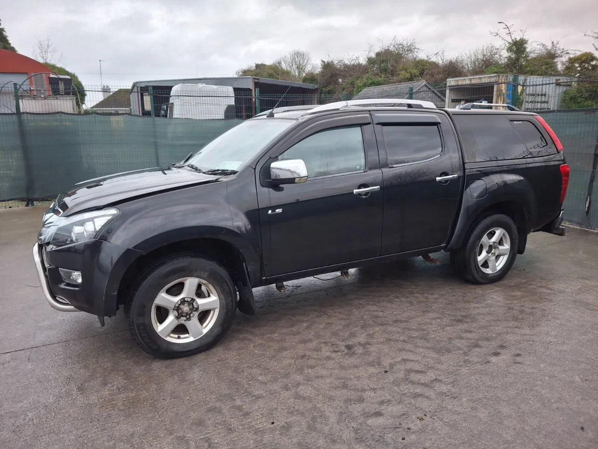 2014 Isuzu D Max  2.5 Diesel  6 speed - Image 1
