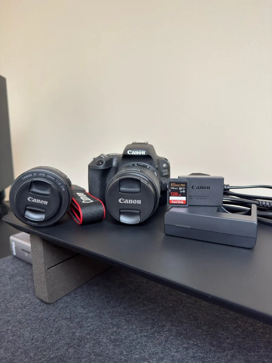 CANON 200D, RODE VIDEO MIC PRO+, TRIPOD & EXTRAS - Image 1