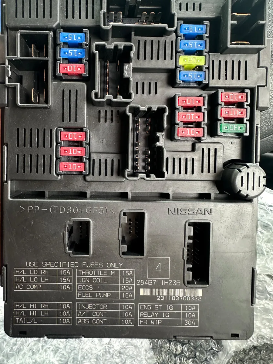2013 Nissan March DBA-K13 Fuse Box 284B71HZ3B - Image 1