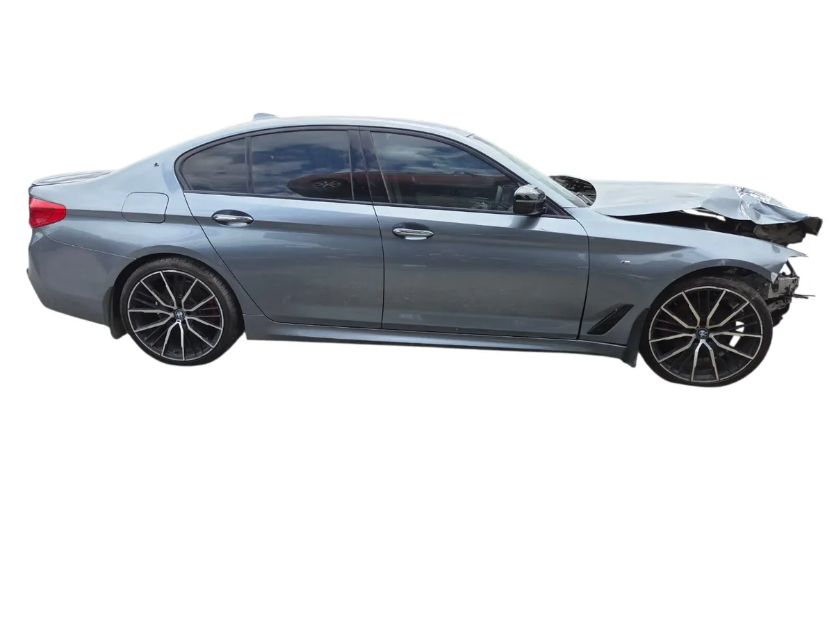 2017 BMW 5 SERIES G30 For Breaking/Dismantling - Image 2