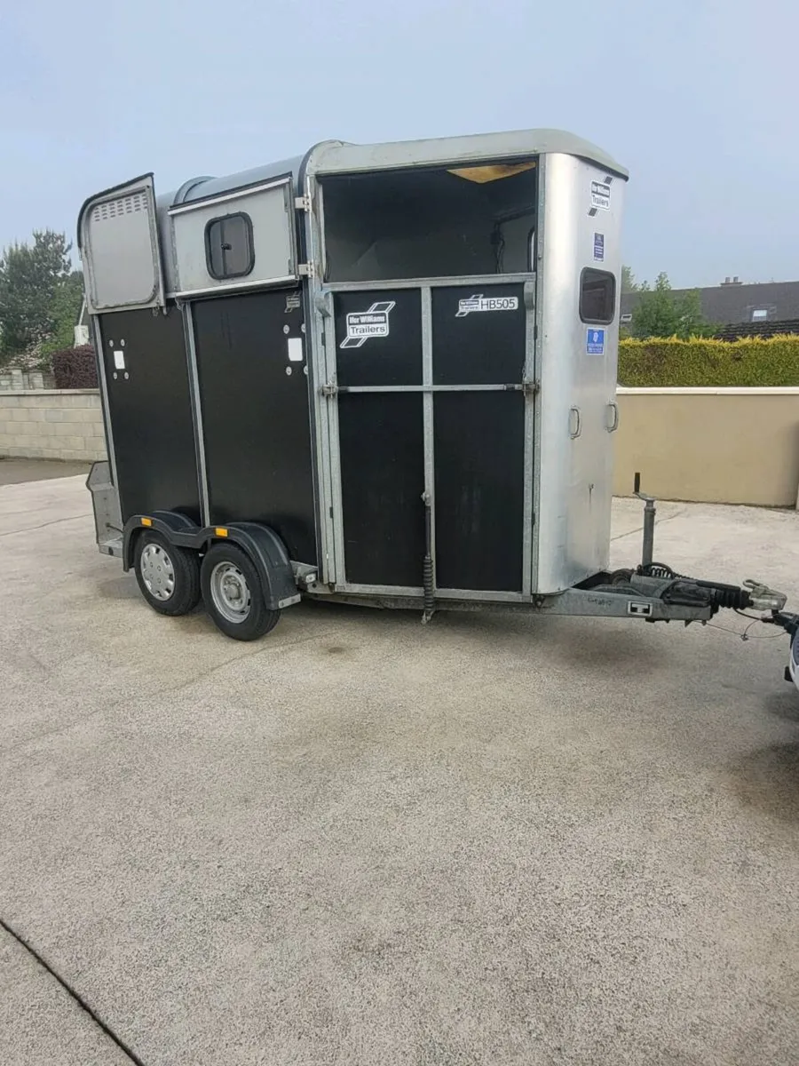 Ifor Williams classic 505 horse box - Image 1