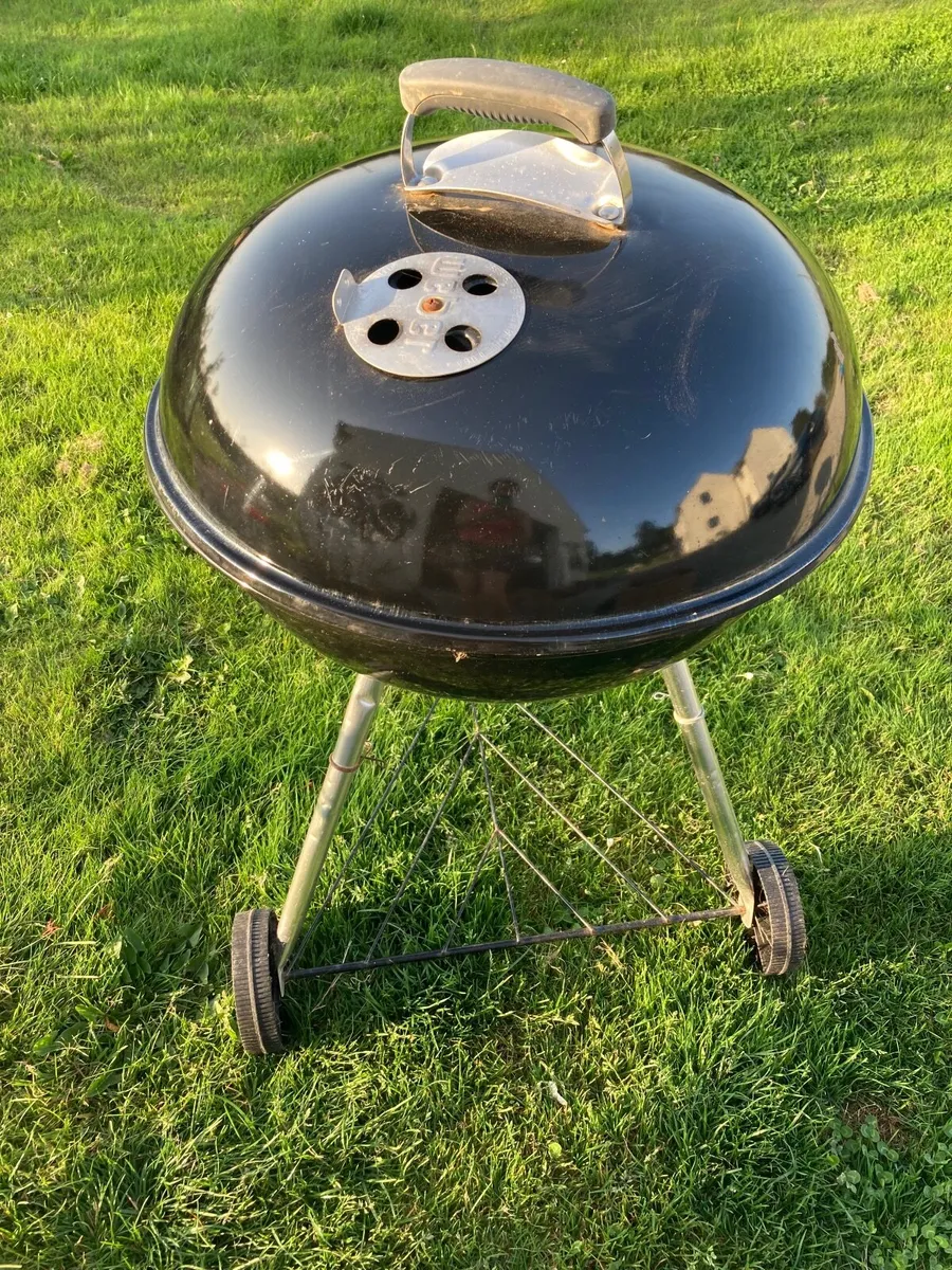 Weber BBQ charcoal & accessories included - Image 1
