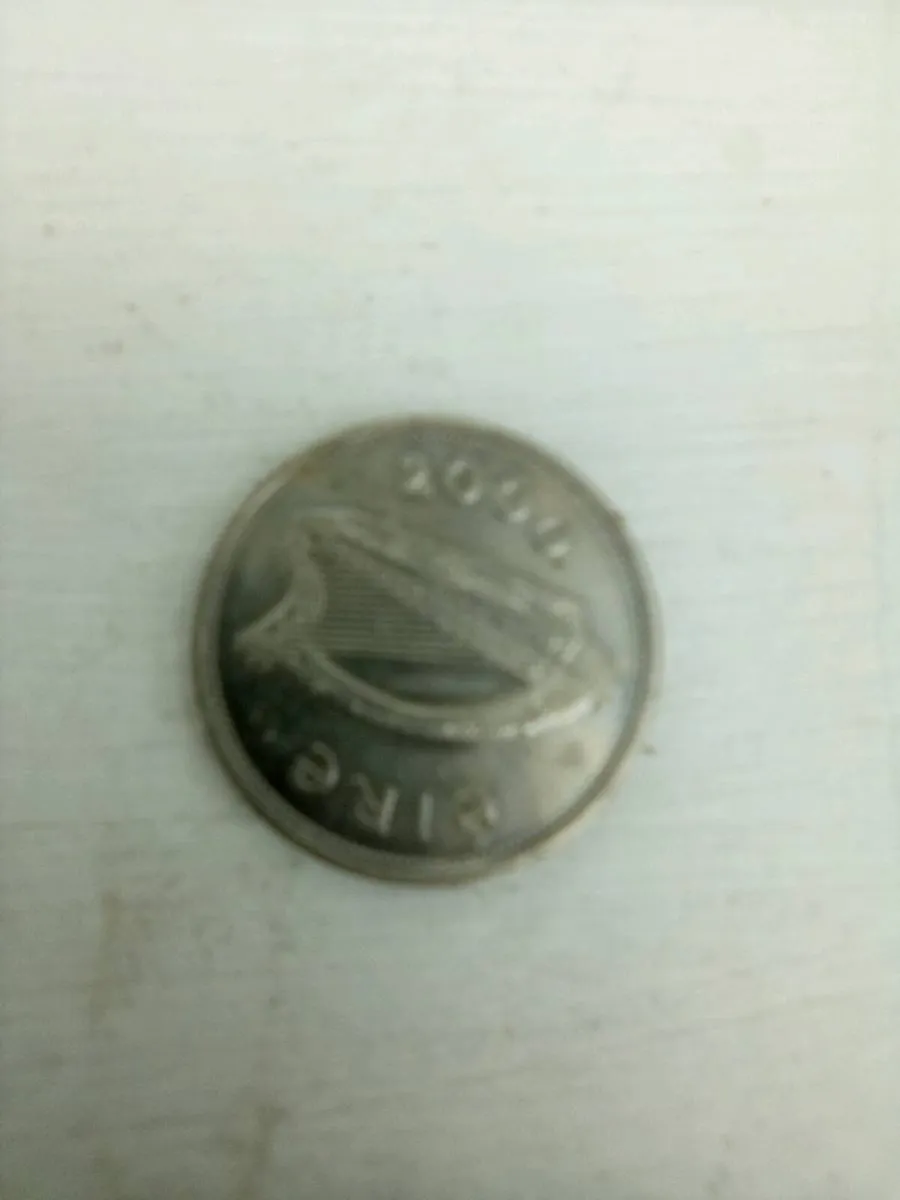 IRISH.  MILLENIUM.  POUND.  X. 1990. POUND.  COIN. - Image 4
