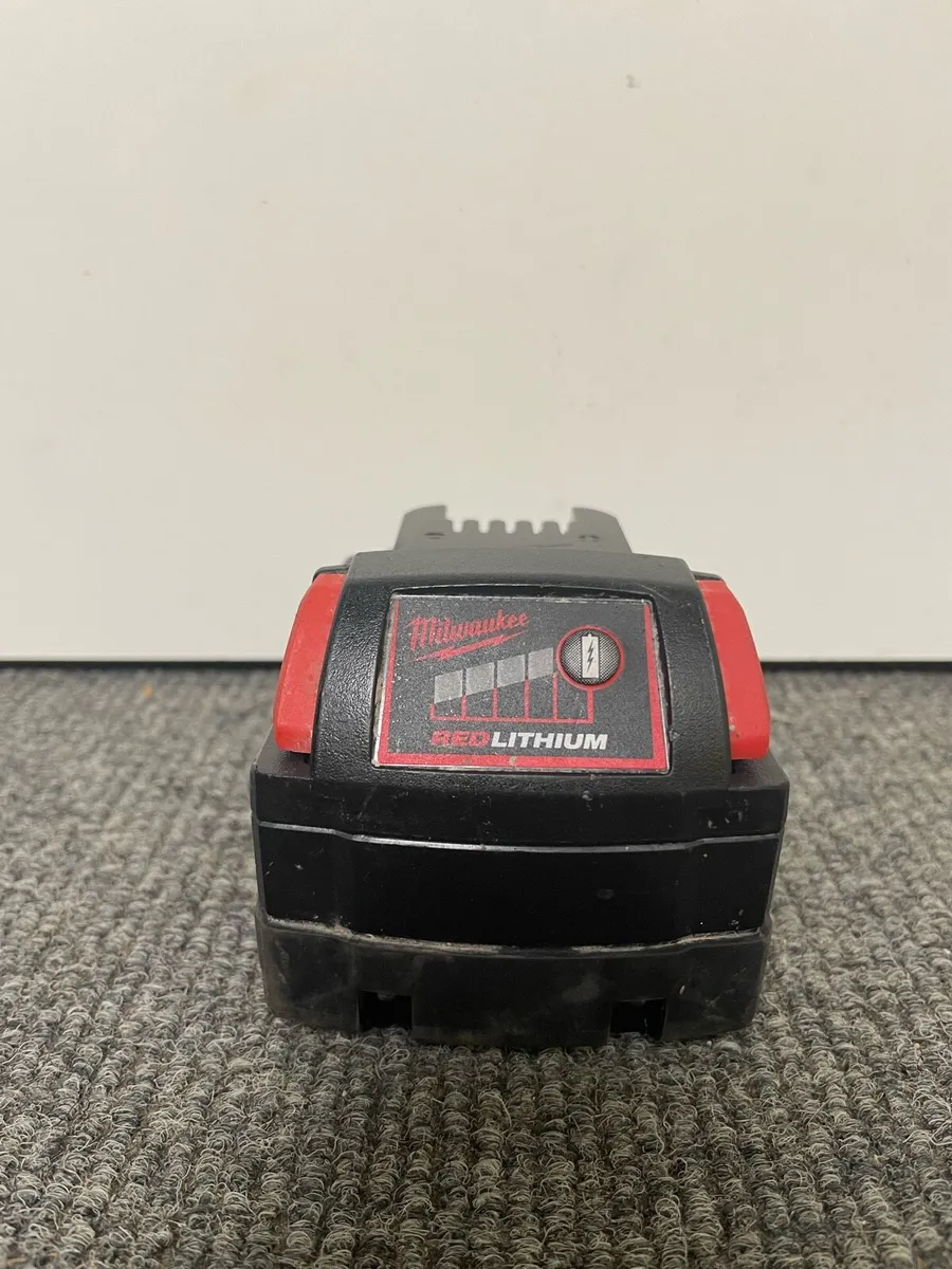 Milwaukee M18 Battery 18V 5ah - Image 2