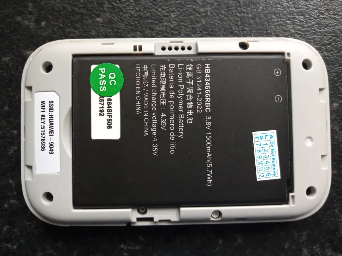 Unlocked Huawei E5577c mobile broadband dongle - Image 2
