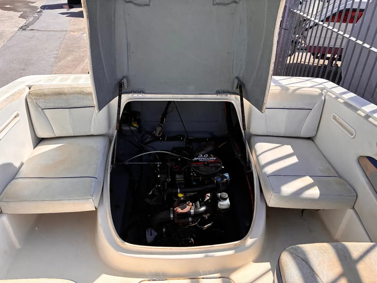 Bayliner 19.8 Motor Cruiser - Image 3