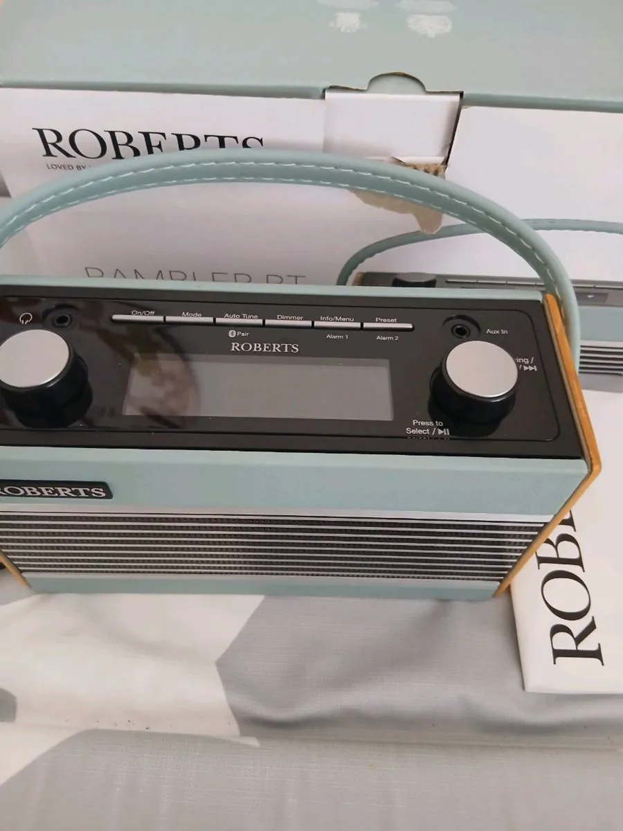Roberts rambler bluetooth radio - Image 2