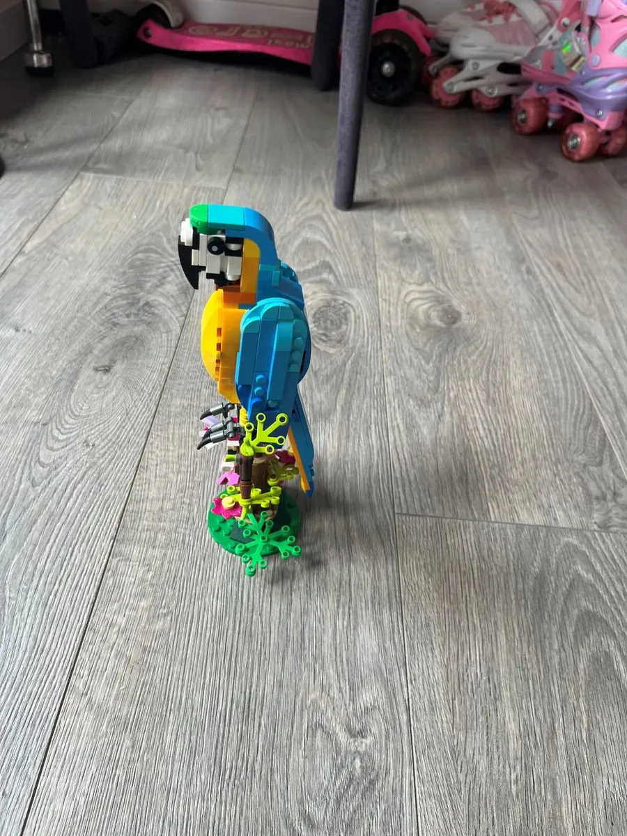 Lego Exotic Parrot, Creator 3-in-1 - Image 3