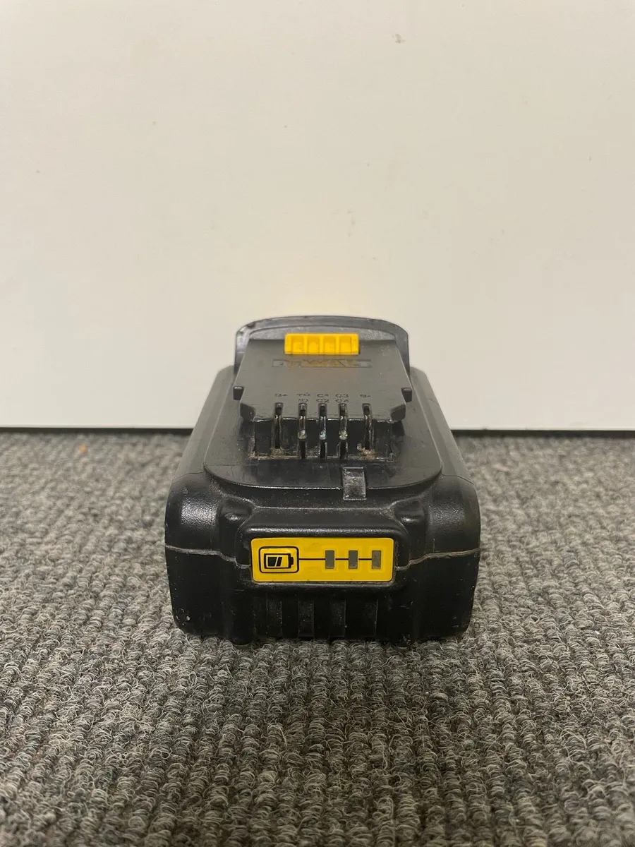 dewalt dcb182-xj 18V Battery - Image 4