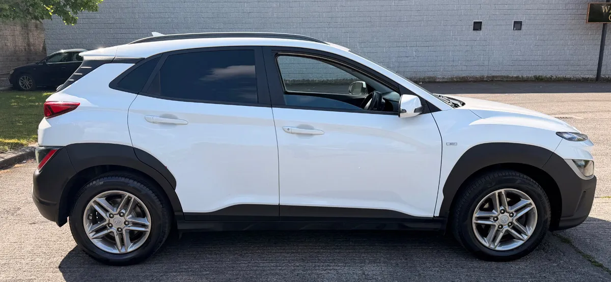 2022 Hyundai KONA Mild Hybrid Commercial - Image 3