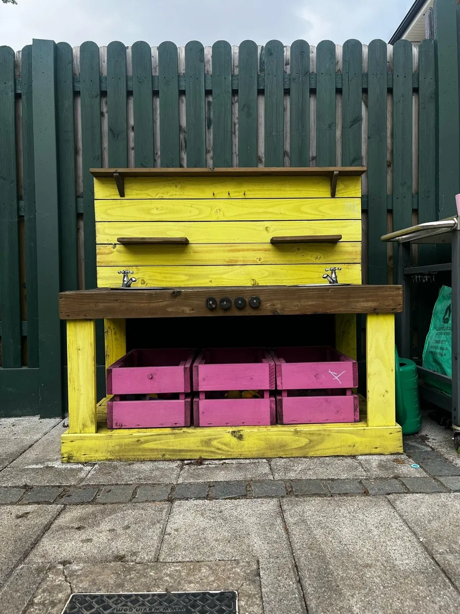 Kids mud kitchen - Image 1