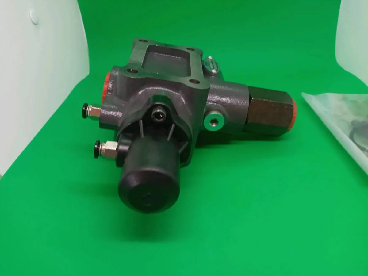 Postage - 2 x Directional Tipping Valves Pneumatic - Image 3