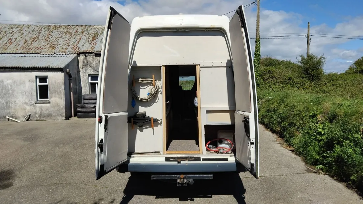 camping van - Image 2