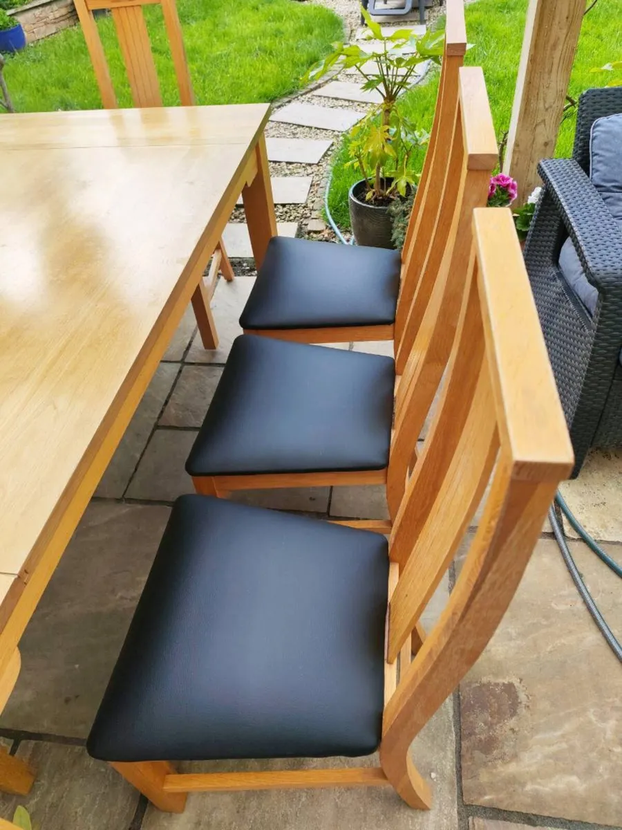 Large oak table - Image 4