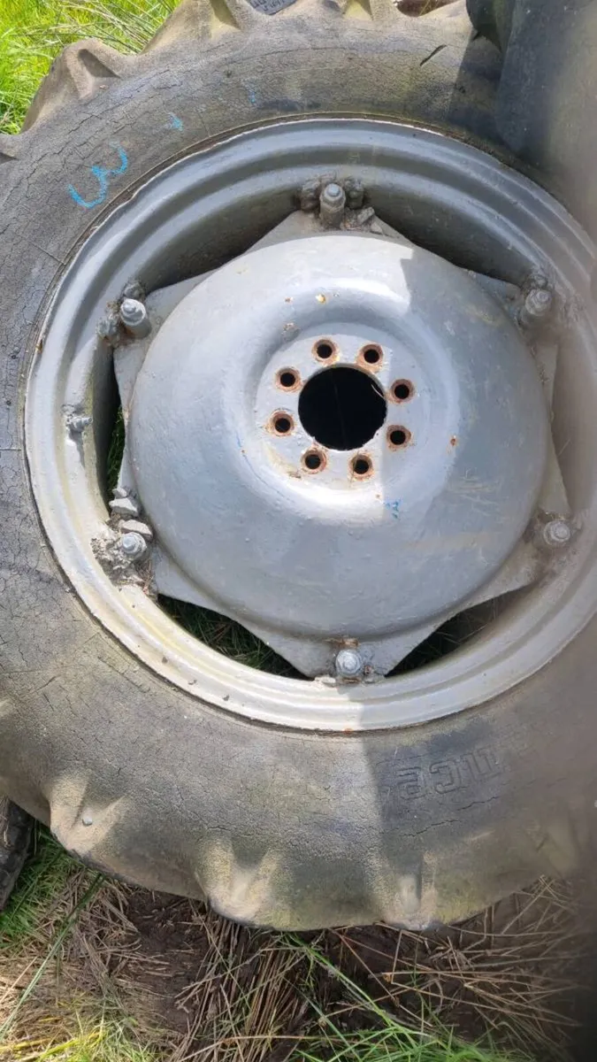 Dual double wheels 12.4 28 - Image 1