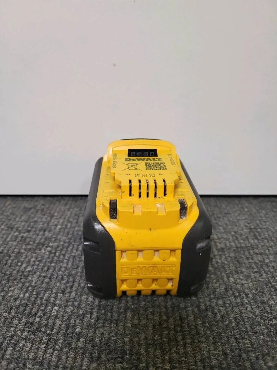 DEWALT XR Flexvolt Battery - Image 4