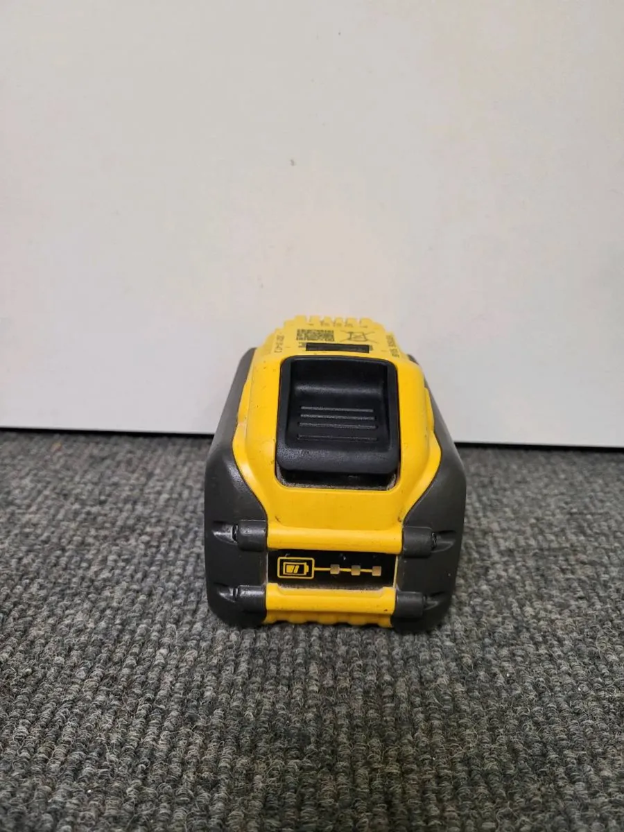DEWALT XR Flexvolt Battery - Image 2