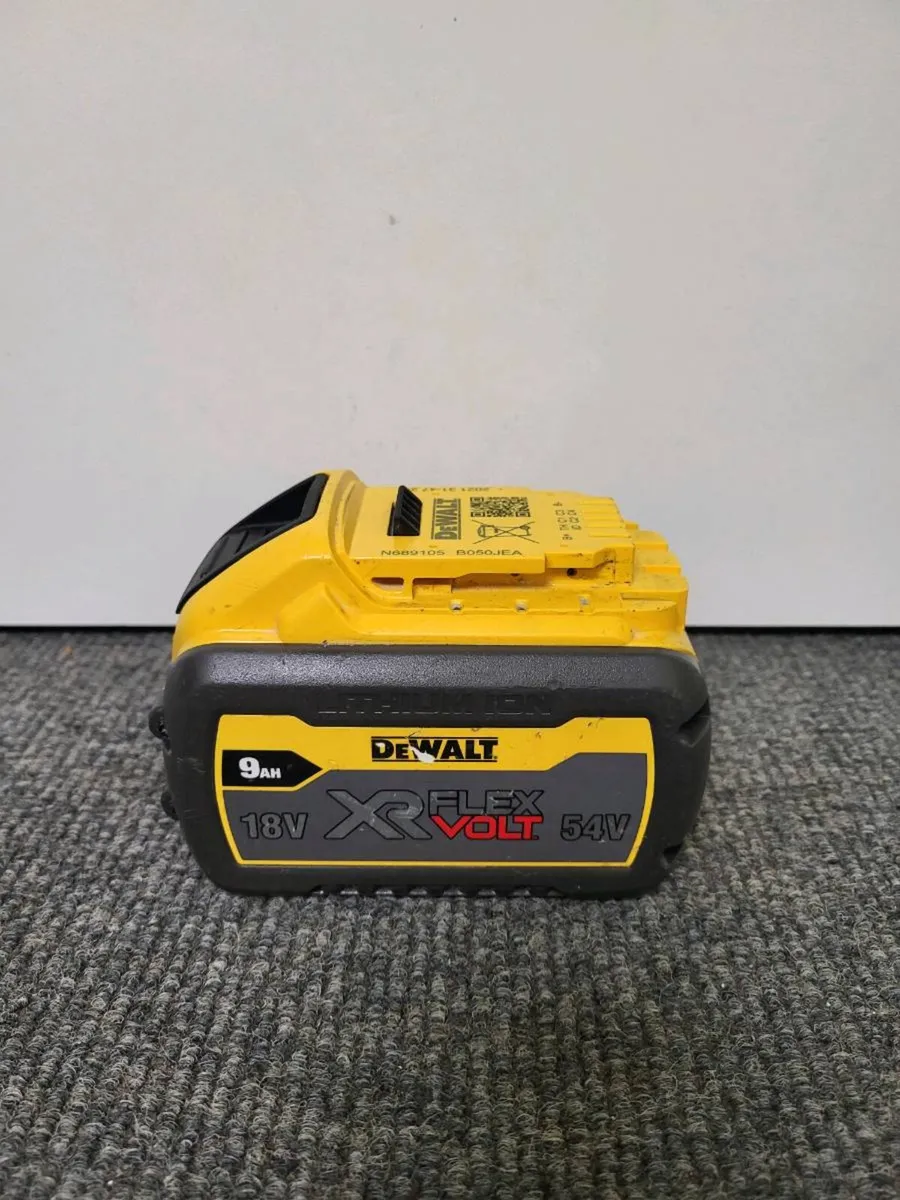 DEWALT XR Flexvolt Battery - Image 3
