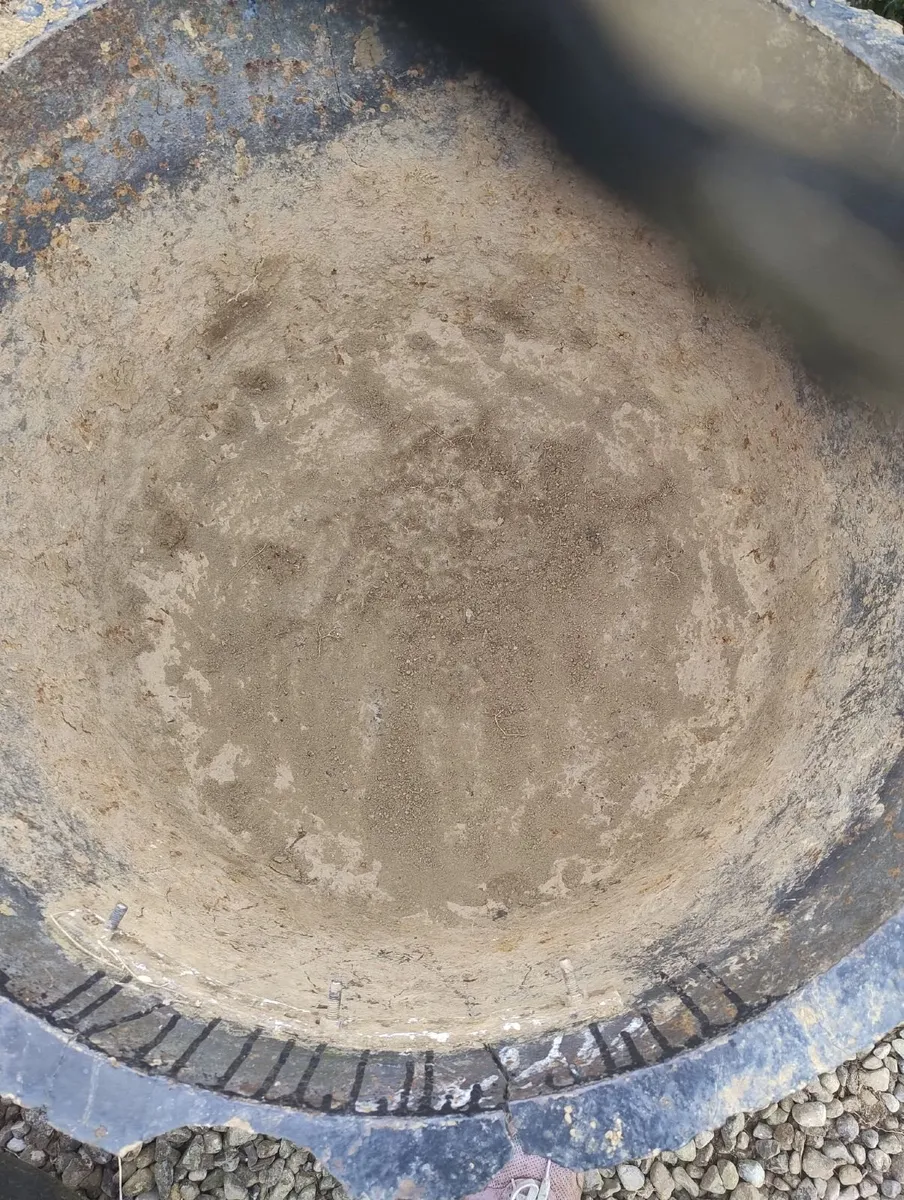 Famine Pots - Image 3