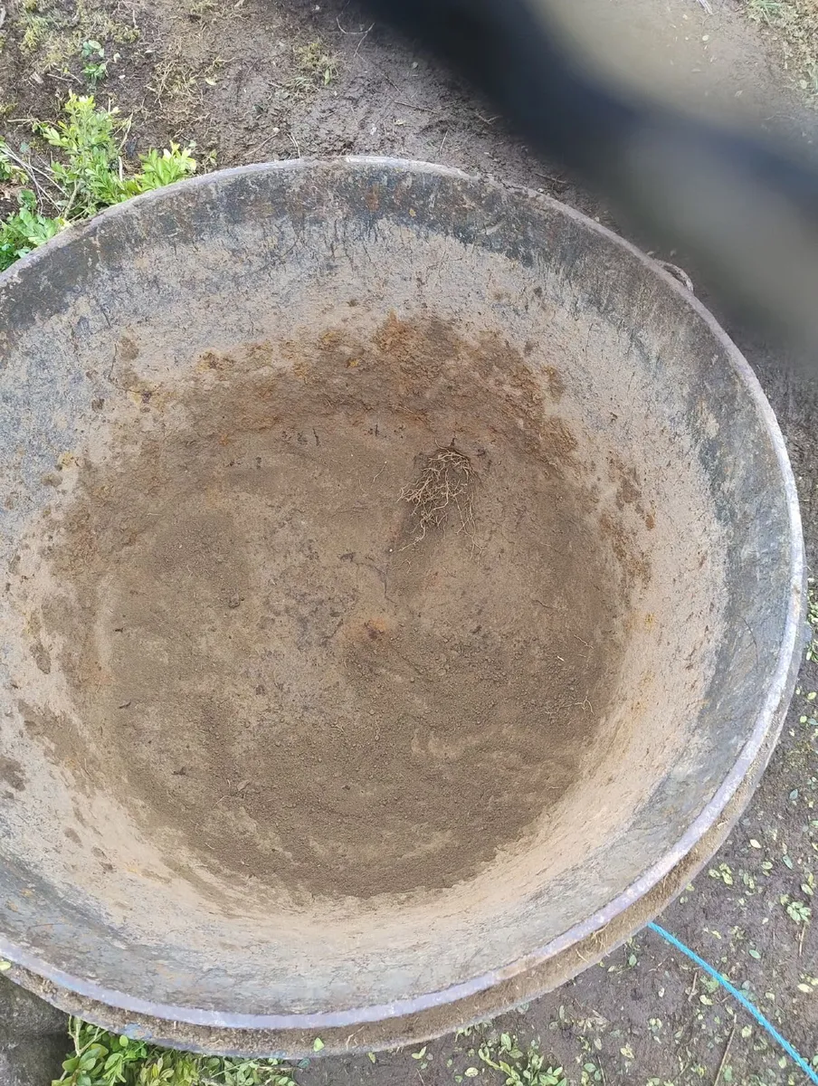 Famine Pots - Image 4
