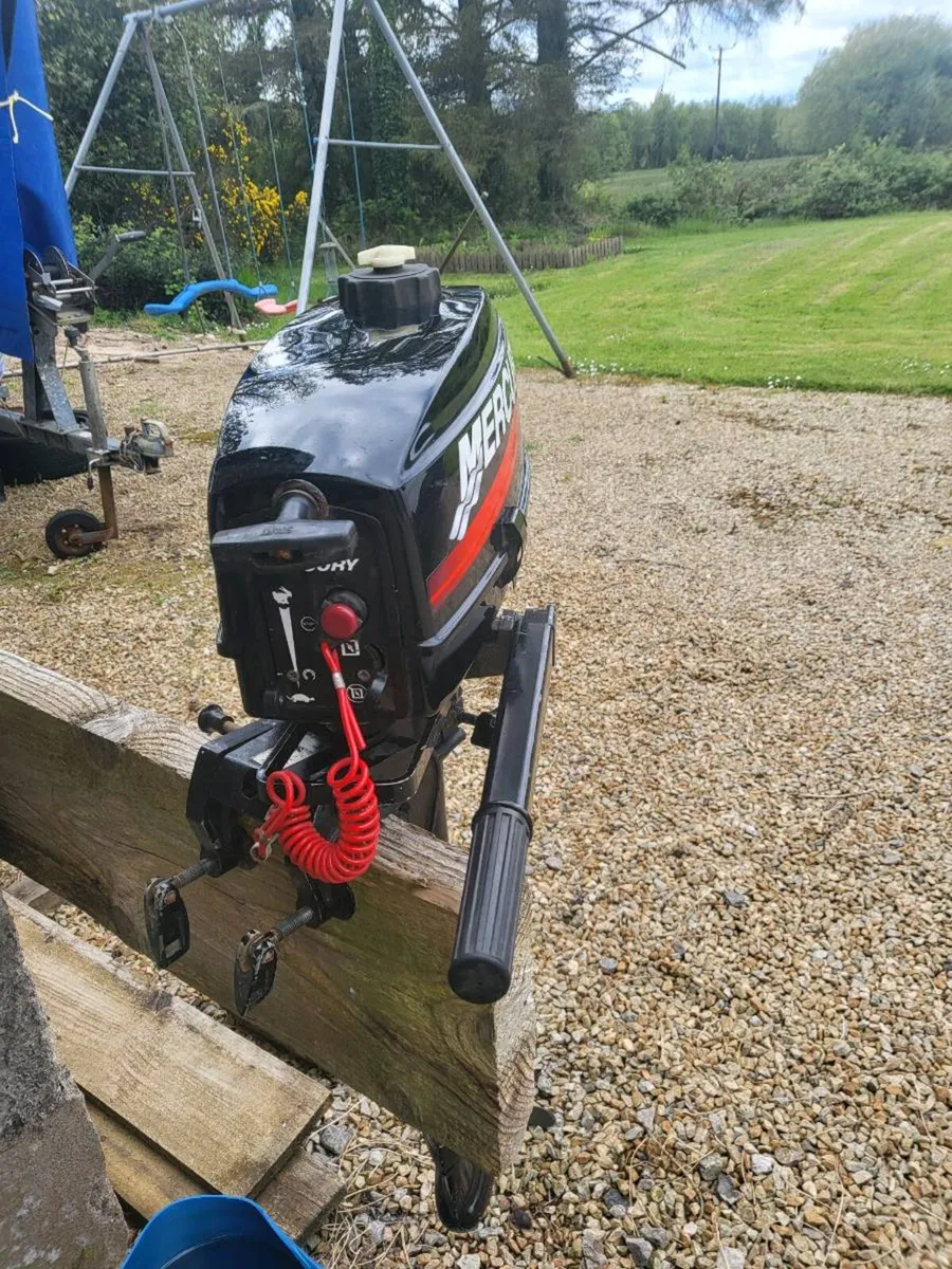 Dinghy and outboard motor - Image 4