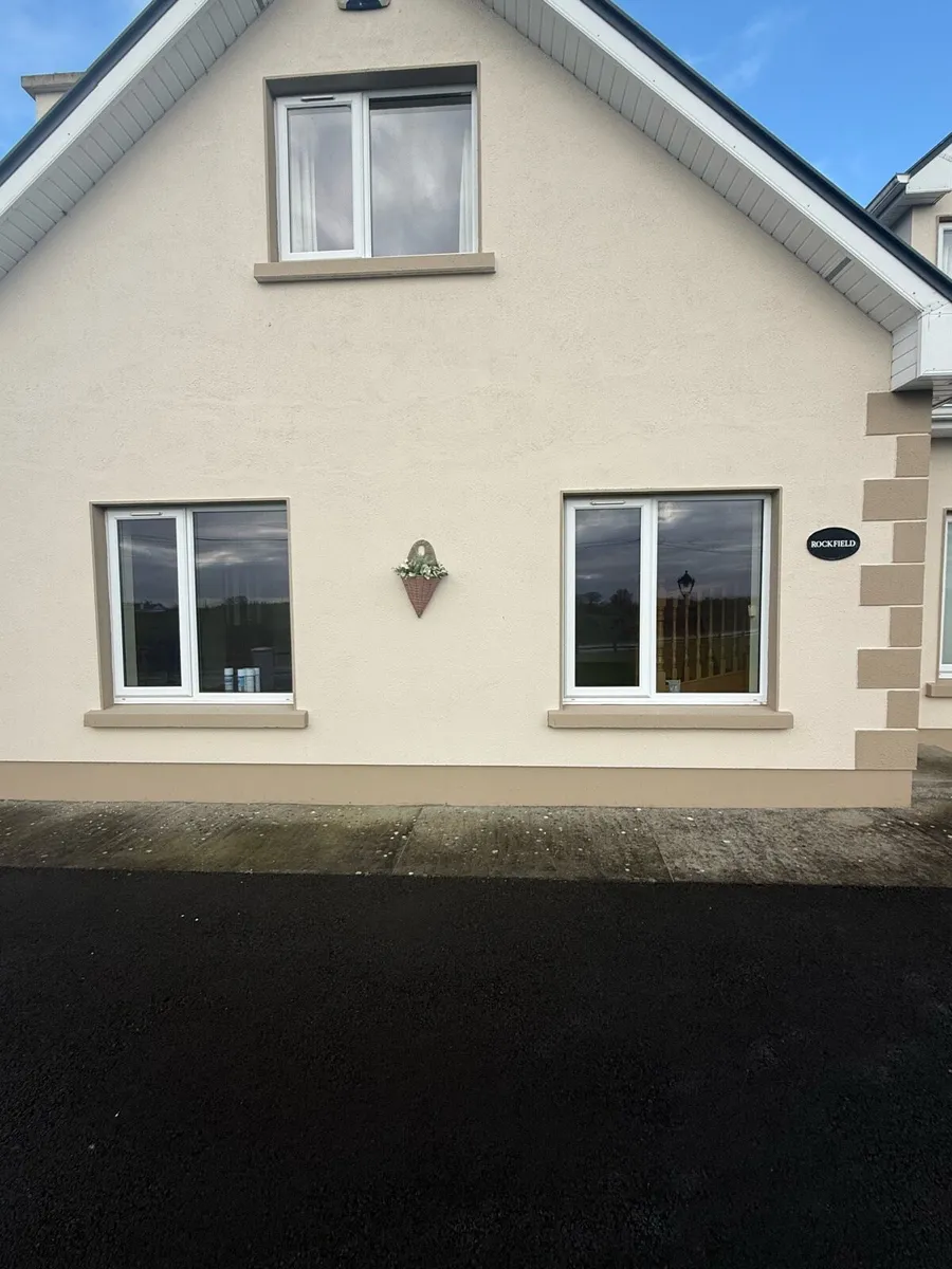 7 windows and Front Door - Image 1