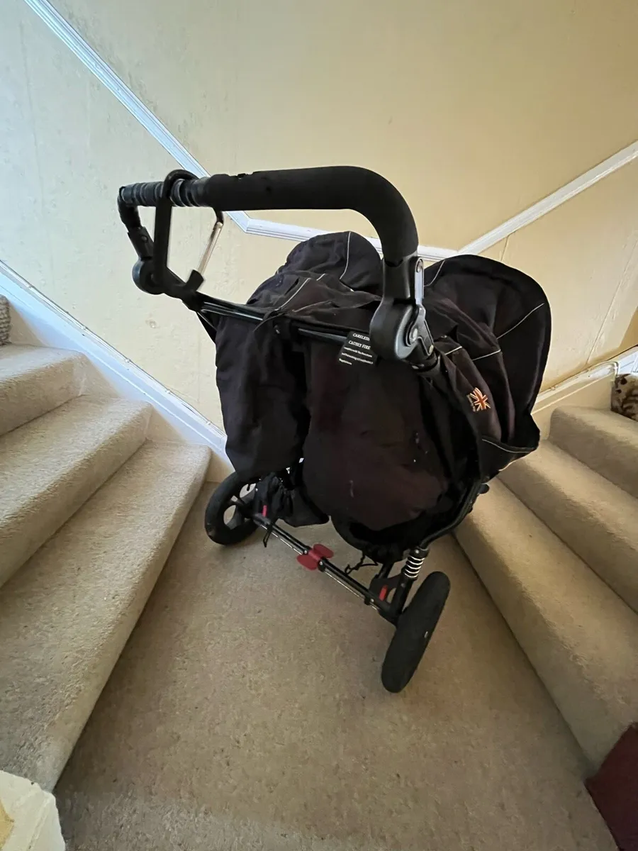 Out n about double buggy - Image 3